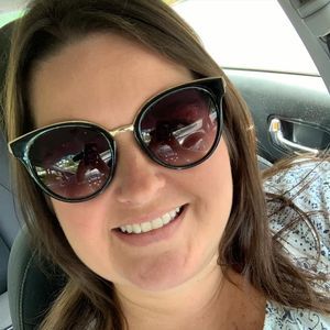 Meet your Posher, Stephanie